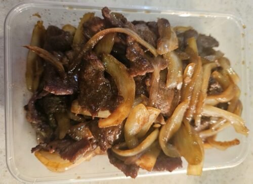 Boeuf aux oignons